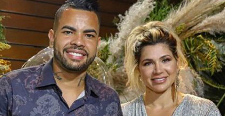 Dani Souza e Dentinho reúnem os filhos em clique especial e fãs cravam: ”São a cara do pai!”