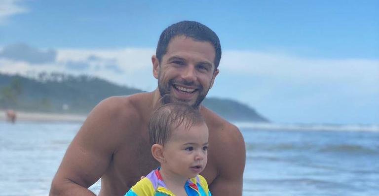 Duda Nagle celebra sua estreia no cinema e ganha beijo da filha, Zoe: ‘Beijinho de boa sorte’