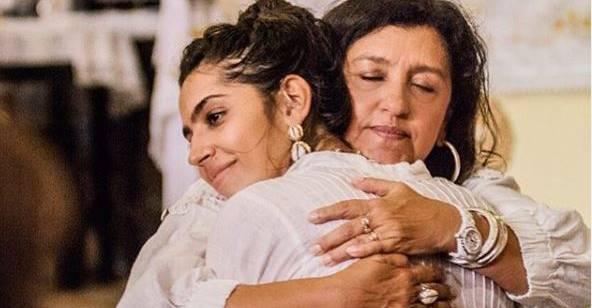 Regina Casé comove ao relembrar primeira vez que filha ouviu após aparelho auditivo
