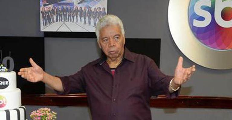 Aos 82 anos, Roque, do SBT, é internado em São Paulo