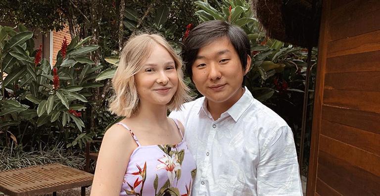 Grávida de 9 meses, esposa de Pyong Lee mostra quartinho simples do filho
