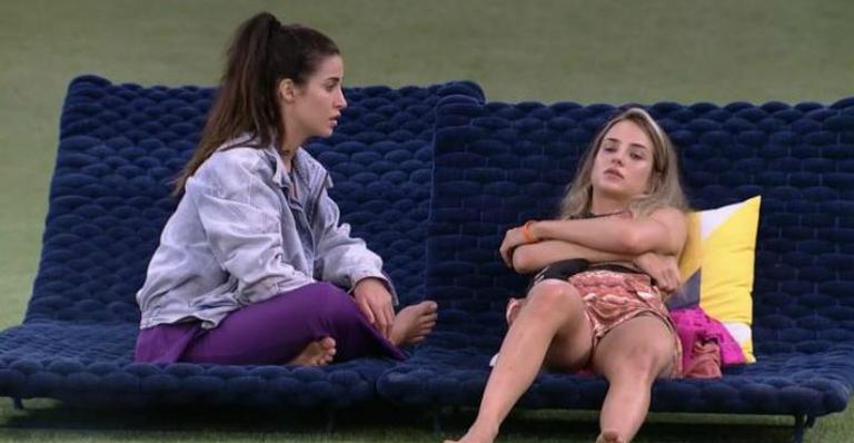 BBB 20: Bianca conversa com Gabi e se desculpa por flertar com Guilherme