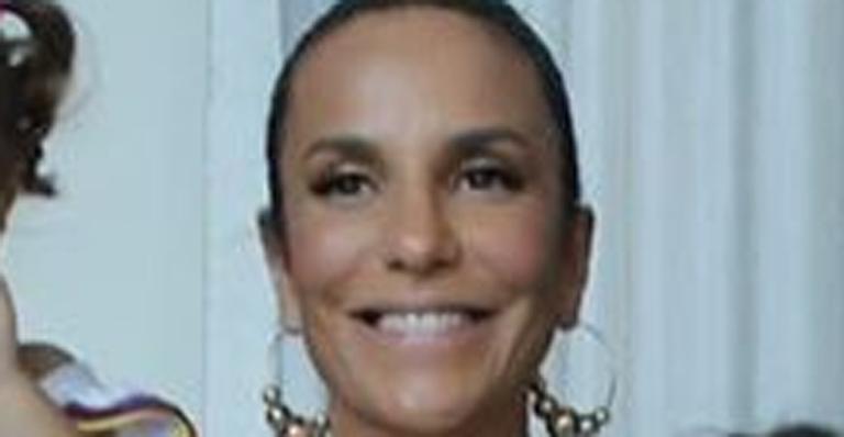 Ivete Sangalo comemora os dois anos de Sofia e Marina com foto rara: ”Nossos amores”