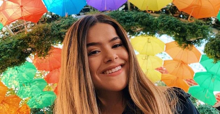 Maísa posa plena em meio a um lindo cenário e recebe elogios na web