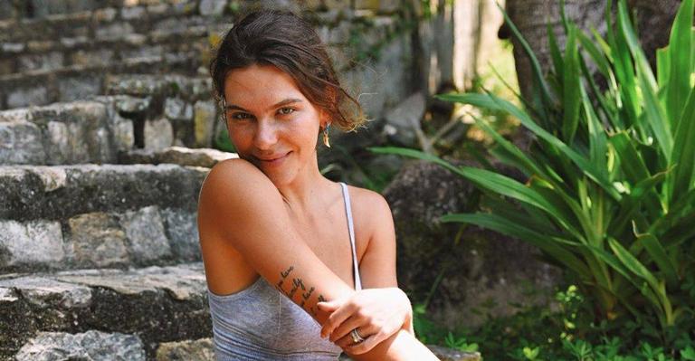 Mariana Goldfarb posa plena em banheira e brinca na web: ‘Segunda é dia de banho’