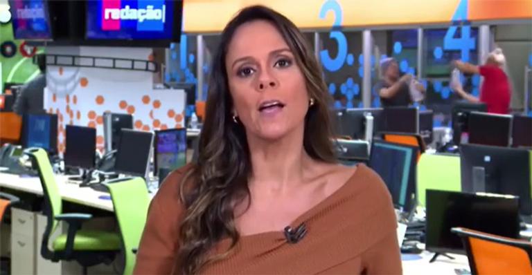 Funcionários do SporTV fazem ‘guerra de álcool em gel’ ao vivo e levam bronca