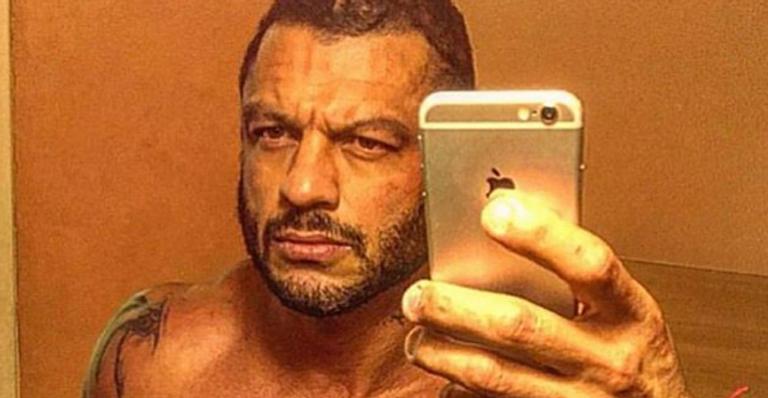 Kleber Bambam compra carrão de luxo e tira onda nas redes sociais: ”Sempre sonhei”