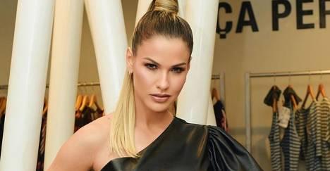 Andresa Suita empina bumbum em novo clique e recebe chuva de elogios: ”Musa”