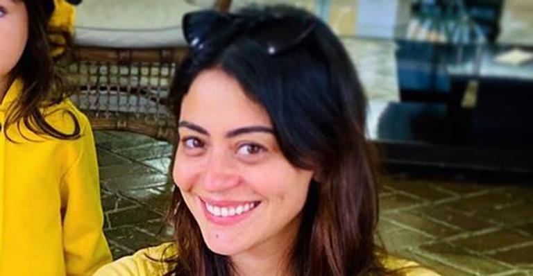 Carol Castro mostra a filha toda mocinha em foto rara: ”Sou atravessada por esse olhar”