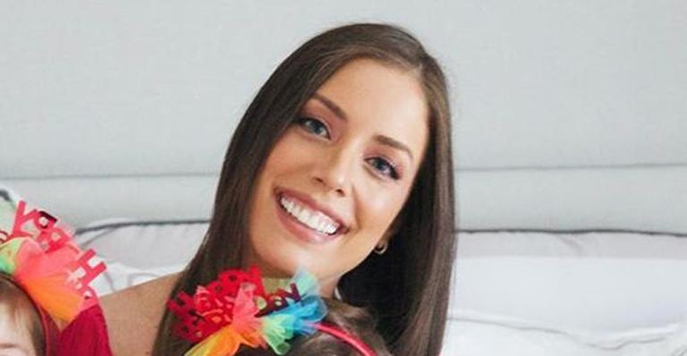 Fabiana Justus celebra 1 ano das filhas gêmeas e desabafa: ”Vontade de ser mãe me dava forças”