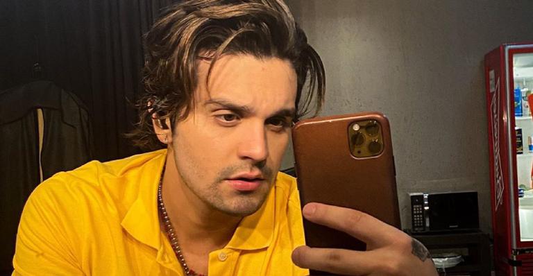 Na Europa, Luan Santana ostenta carro de luxo de quase meio milhão de reais