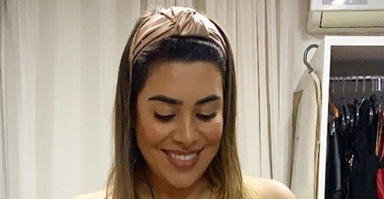 Naiara Azevedo posa pela primeira vez após passar por lipo 3D: ”Inchada, mas feliz”