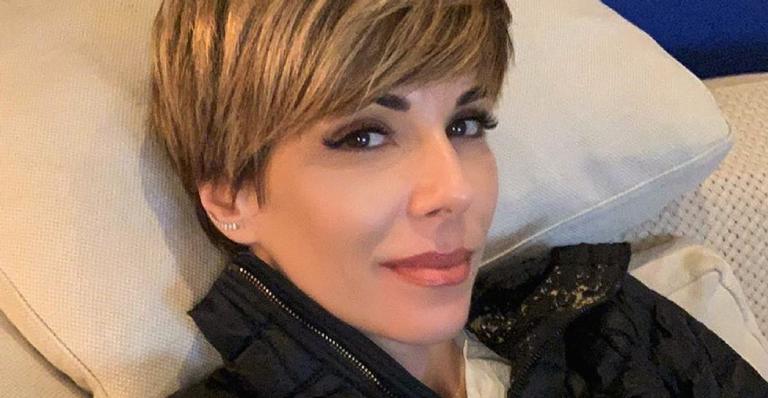 Ana Furtado surge em foto raríssima com a mãe e fãs apontam semelhança: ”Achei que fosse irmã”