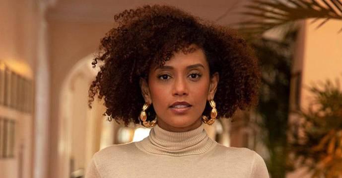 Taís Araujo recorda clique de infância e fofura derrete o coração dos internautas: ‘Testando poses’