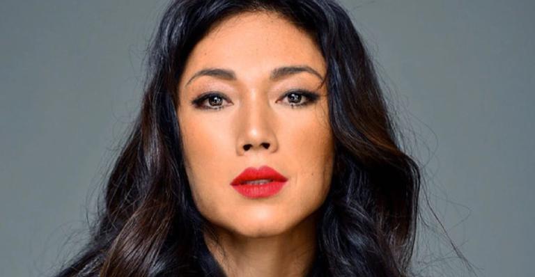 Danni Suzuki posa só de biquíni e corpão sarado chama atenção: ”Lindas curvas”