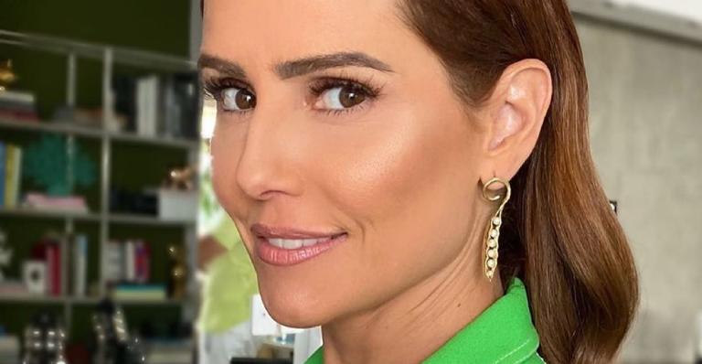 Deborah Secco faz homenagem de amor e surge em clique bem íntimo com Hugo Moura