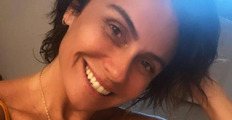 Giovanna Antonelli muda visual e surge deslumbrante em novo clique na web