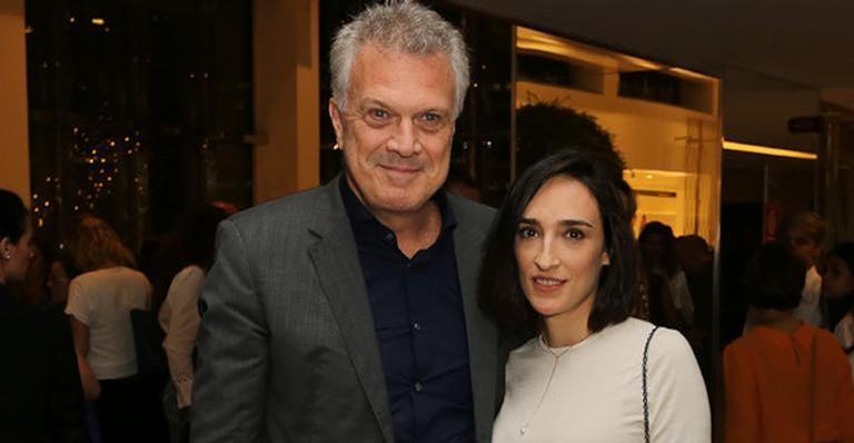 Filha de Pedro Bial e Maria Prata surge fantasiada em foto rara