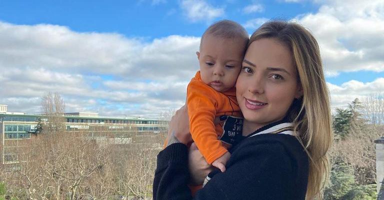Carol Dantas celebra o quinto mês de vida do caçula: ‘Meu bebezão’