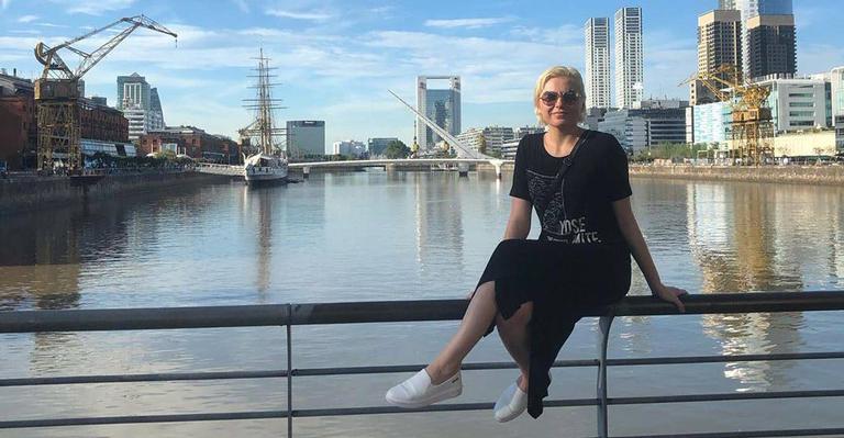 Monica Iozzi desabafa sobre insegurança ao postar suas fotos: ‘Eu sou bem assim no meu dia a dia’