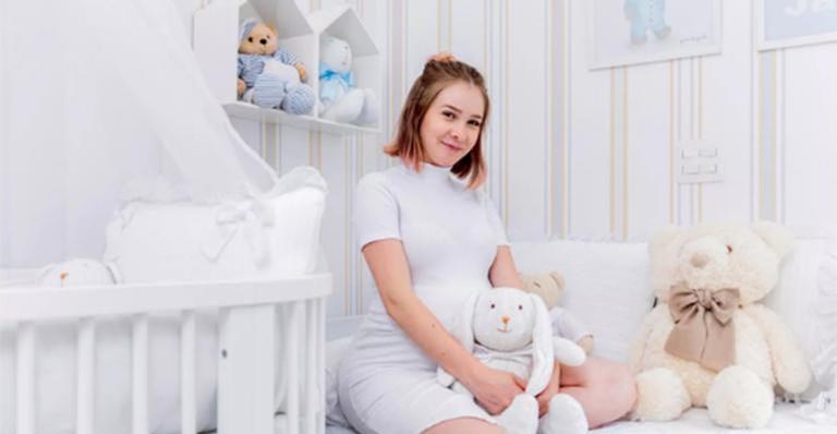Esposa de Pyong Lee exibe barrigão 40 semanas e encanta seguidores