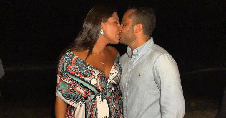 Andressa Miranda posta foto encantadora da mãe com o filho e declara: ‘Amor que não se mede’