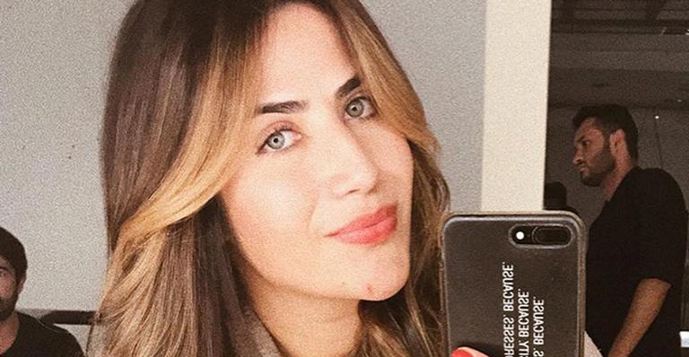 Jéssica Beatriz Costa surge de maiô decotado e reflete sobre autoestima: ‘Não vou mentir’