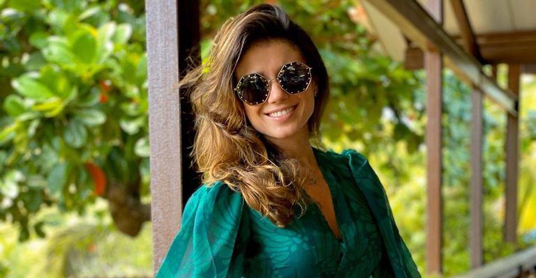 Paula Fernandes curte dia de ski durante sua viagem e se diverte: ‘Caí, levantei, caí de novo’