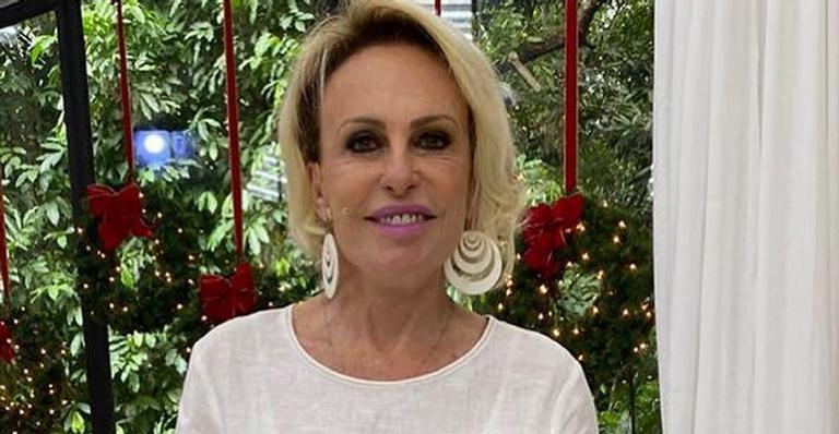 Ana Maria Braga renova o visual durante as férias da TV