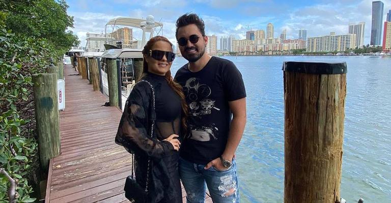 Maiara curte dia de praia com o namorado, Fernando e declara seu amor