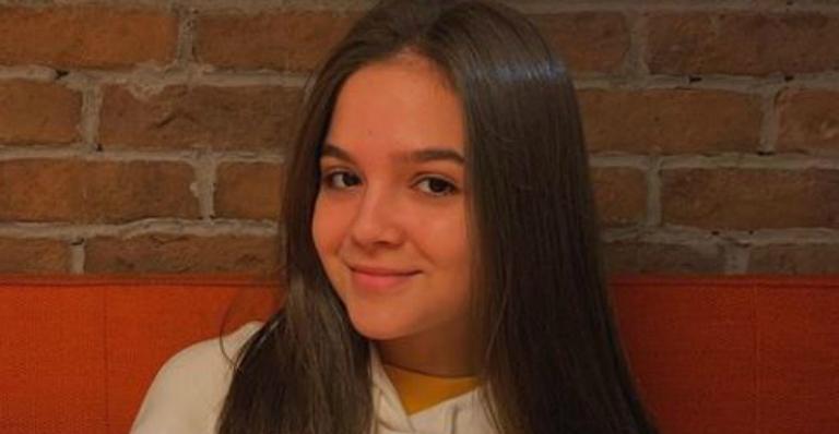 Novo visual? Mel Maia aparece com os fios cacheados e seguidores aprovam: ”Lindíssima!”