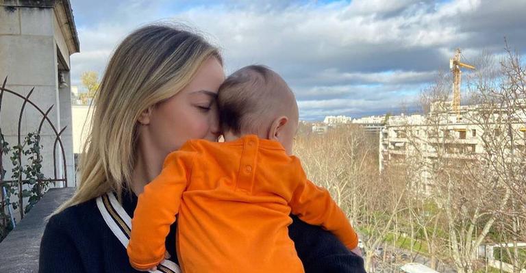 Carol Dantas posta clique espontâneo do caçula e derrete a web com fofura: ‘Olha essa boca e esse papo’