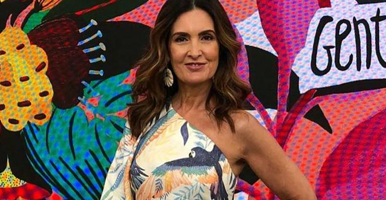 Fátima Bernardes relembra tempos de repórter no Carnaval e confessa: ”Vontade de sambar”