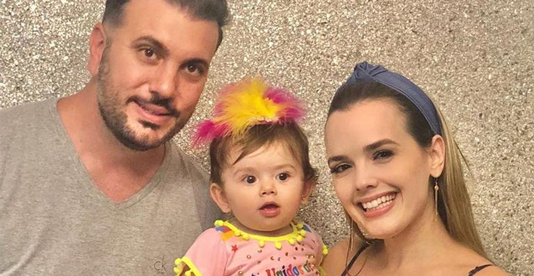 Thaeme Mariôto faz festão para comemorar os dez meses da filha, Liz: ”Minha motivação”