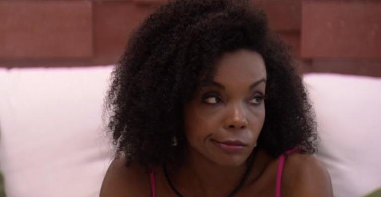 BBB20: Thelma não combina voto e explica em quem vai votar: “Isentão”
