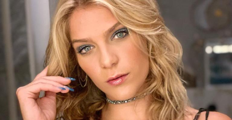Em clima de Carnaval, Isabella Santoni encanta web ao surgir fantasiada de Arlequina: ”Queria ser o Coringa”