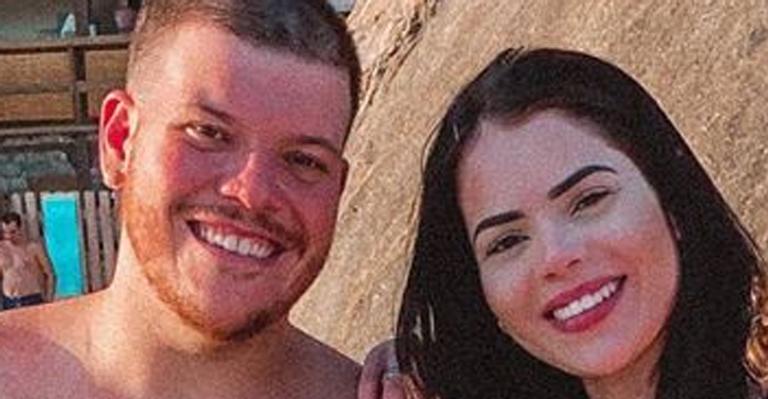 Ferrugem surge magérrimo em foto com a família e deixa fãs impressionados: ”Sequinho”