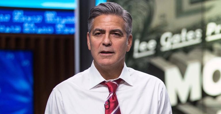 Mansão milionária de George Clooney fica alagada após fortes chuvas na Inglaterra