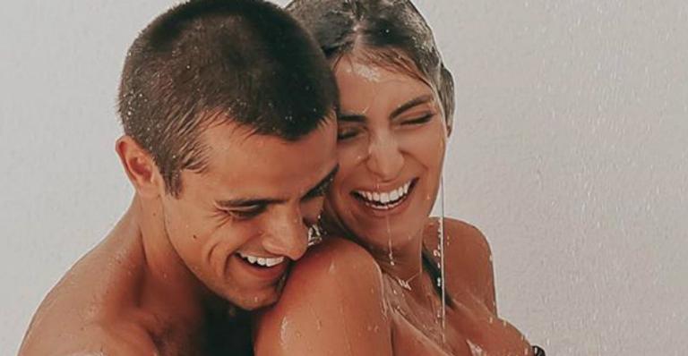 Mariana Uhlmann revela foto do parto de Vicente e se emociona: ”Obrigada, Senhor”