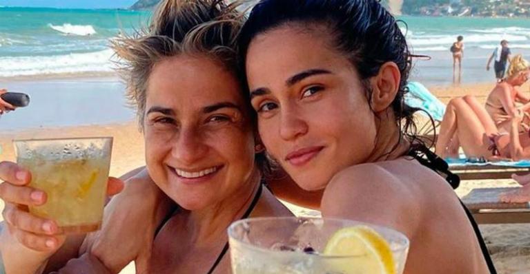 Nanda Costa capricha em homenagem especial para a esposa, Lan Lahn: ”Doce, leve e pura”