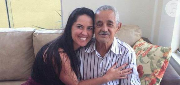 Noiva de Zezé Di Camargo fala sobre a saúde do sogro após internação