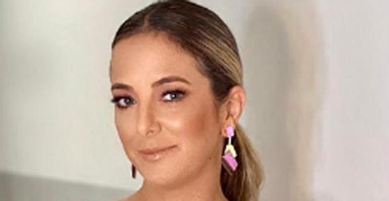 Ticiane Pinheiro causa ao surgir de lingerie transparente exibindo corpo sequinho