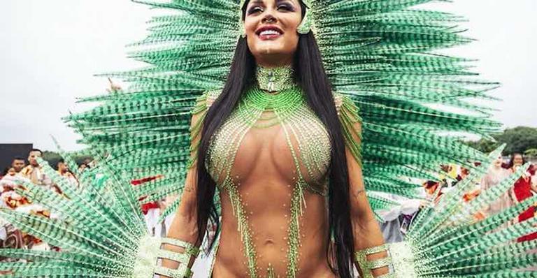 Juju Salimeni comemora fantasia sem tapa-sexo: ”Uma das minhas preferidas”