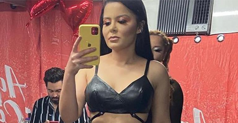Maraísa deixa fãs em choque ao posar com costelas marcadas em foto no espelho