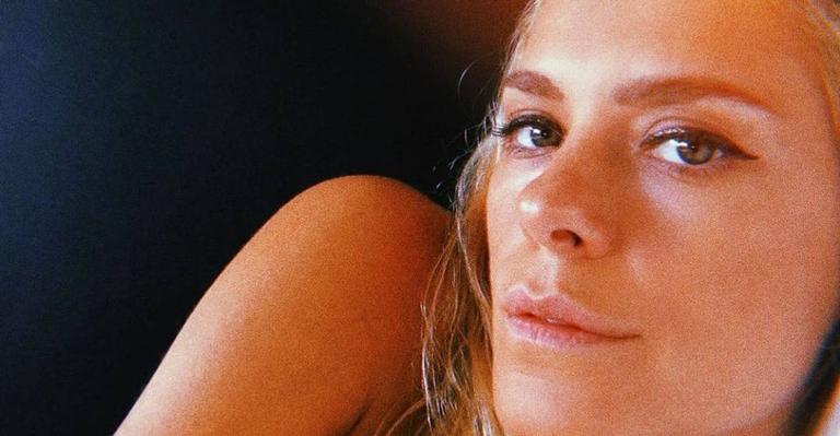 Carolina Dieckmann se emociona ao homenagear Domingos Montagner