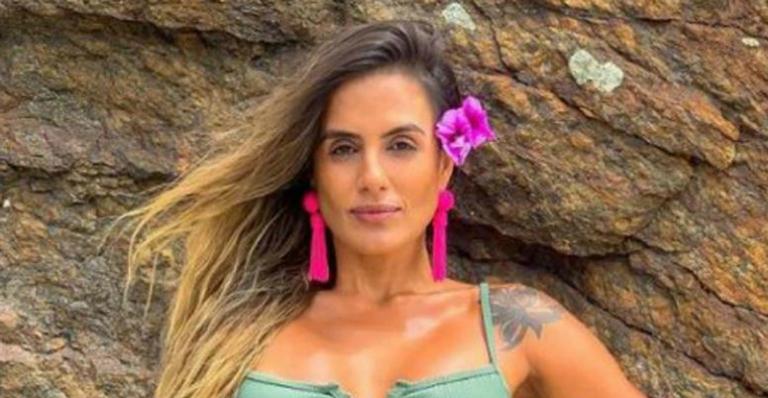 Ex-BBB Carol Peixinho deixa seguidores babando em clique de biquíni no Rio de Janeiro