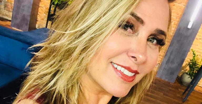 Aos 46 anos, Andréa Sorvetão posa de biquíni e arranca elogios da web: ”Corpão”