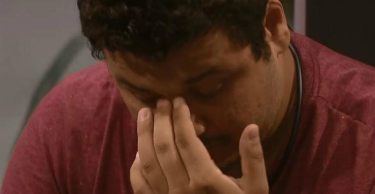 BBB20: Victor Hugo abre o coração e fala sobre relacionamento de Guilherme e Gabi
