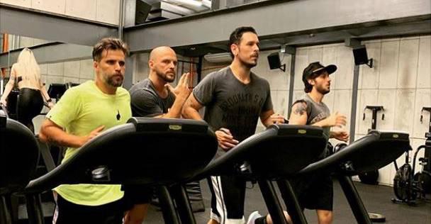 Bruno Glagiasso, Chay Suede e João Vicente surgem treinando juntos em academia