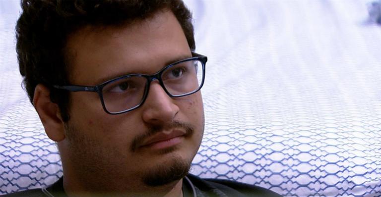 BBB20: Victor Hugo abre o coração se declara a Guilherme: ”Eu te amo”